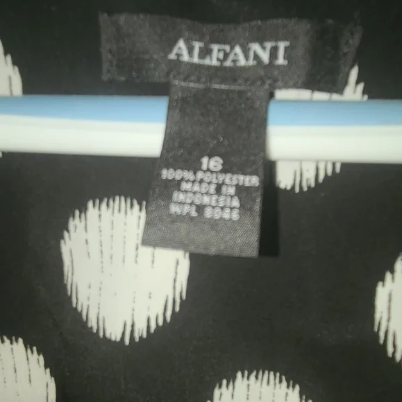 C1🎊🎉HP🎊🎉Alfani Dress - Picture 5 of 7